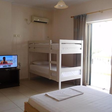 Apartment Urania_1 Sarande Bagian luar foto
