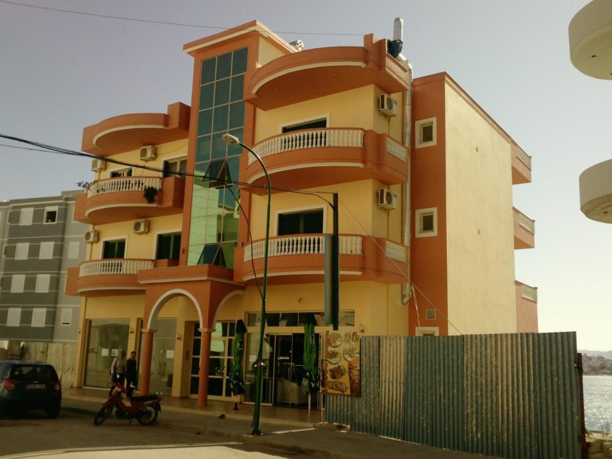 Apartment Urania_1 Sarande Bagian luar foto